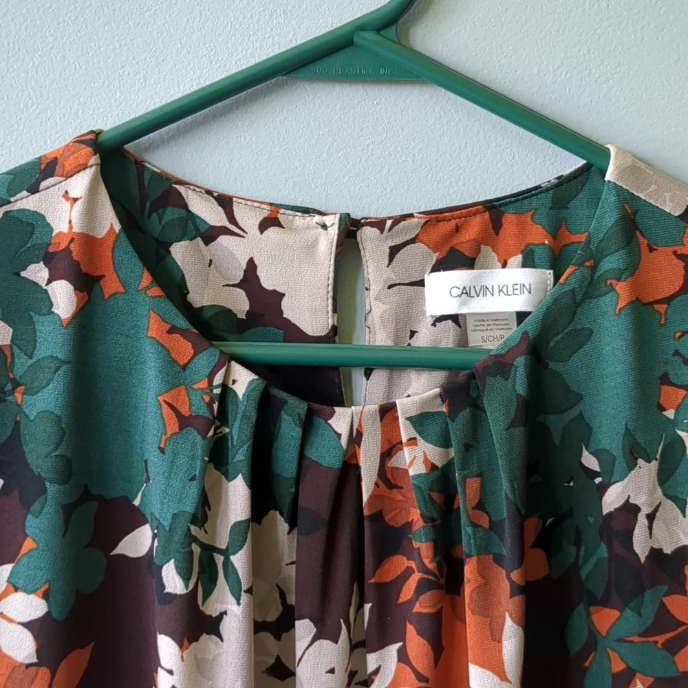 Calvin Klein Shell Size Small - Picture 2 of 6